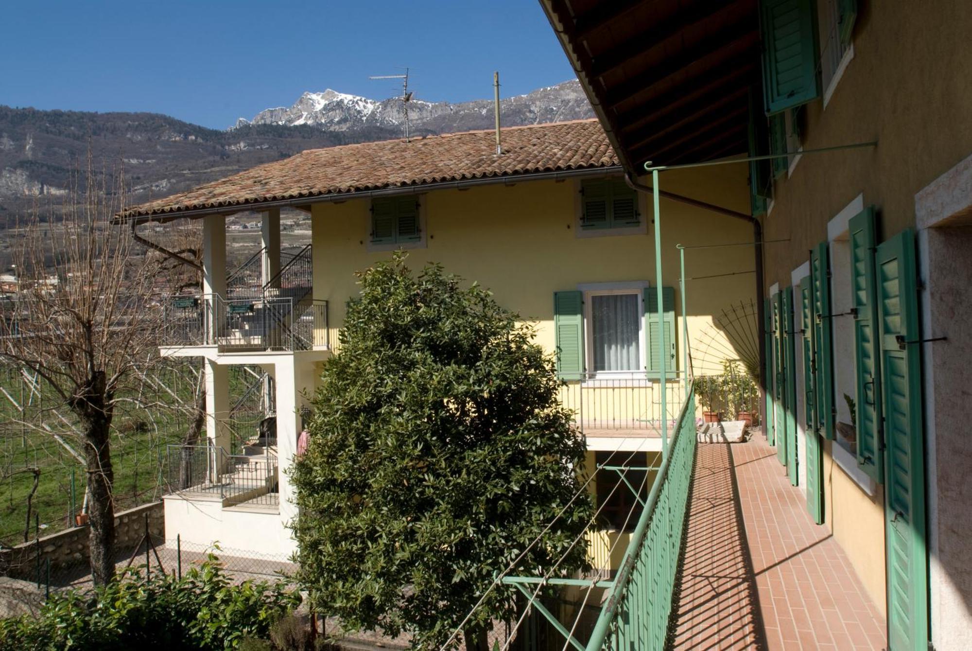 Casa Del Noce Hotel Rovereto  Buitenkant foto